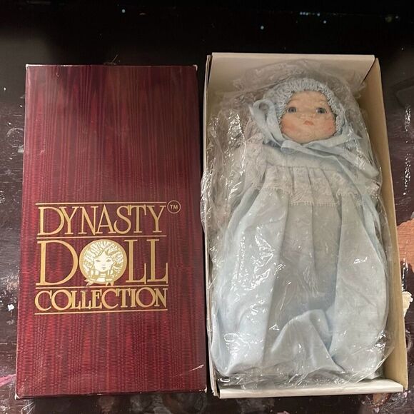 Dynasty Collection Vintage 1988 "Infant Michelle" Porcelain Doll In Original Box - Picture 1 of 5
